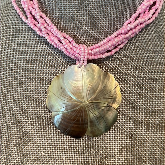 SHELL NECKLACE - Picture 3 of 11